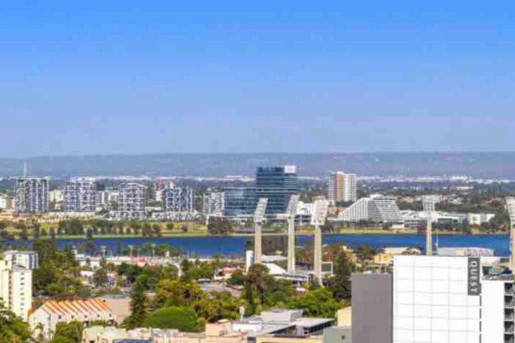 In The City Perth 1B1B Pool And Nice View Luaran gambar