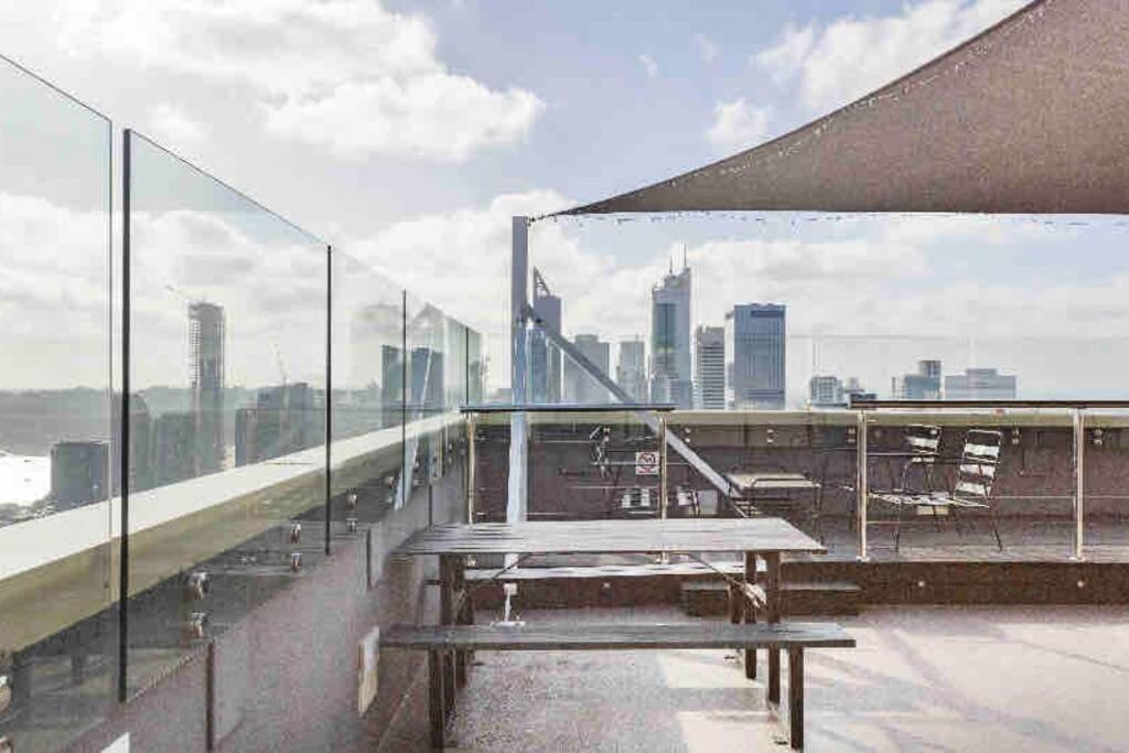 In The City Perth 1B1B Pool And Nice View Luaran gambar